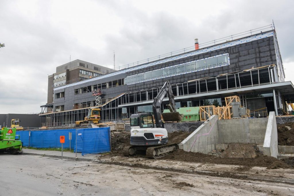 Québec arrête les travaux au 3e étage de l’hôpital