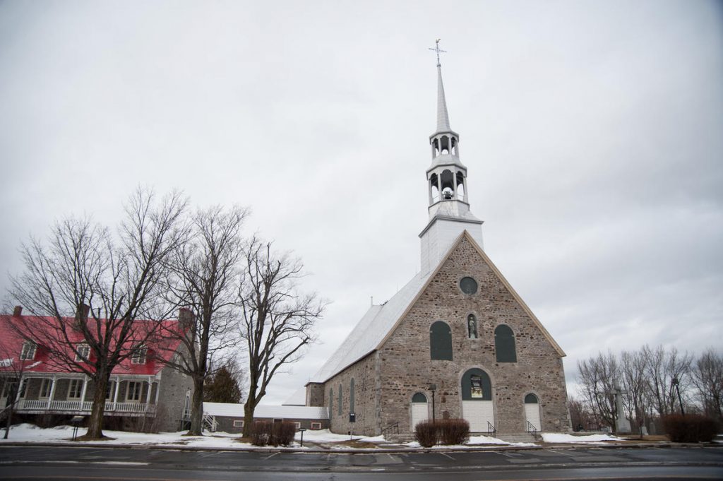 Saint-Jean acquiert l’église et le presbytère de L’Acadie