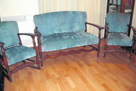 De vieux fauteuils d’une autre époque