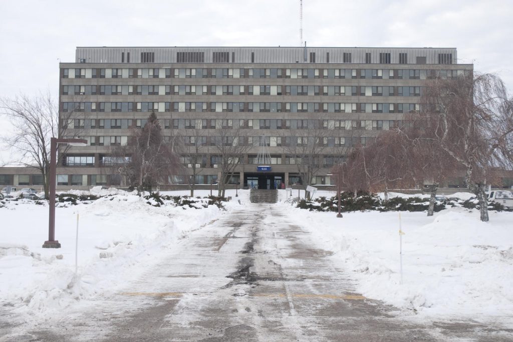 Une éclosion force l’interdiction des visites à l’Hôpital