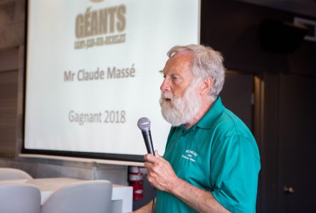 Claude Massé honoré par les Géants
