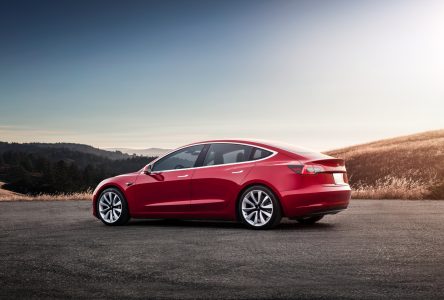Près du quart des commandes de Tesla 3 annulé