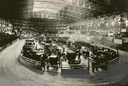 3 novembre 1900 – Premier Salon de l’auto de New York
