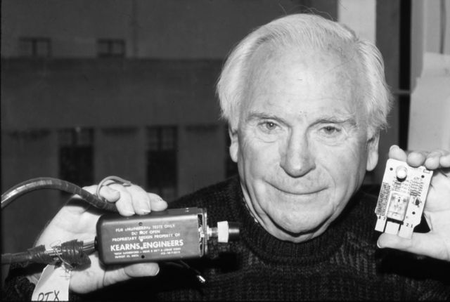 10 mars 1927 – Robert Kearns inventeur des essuie-glaces intermittents vient au monde