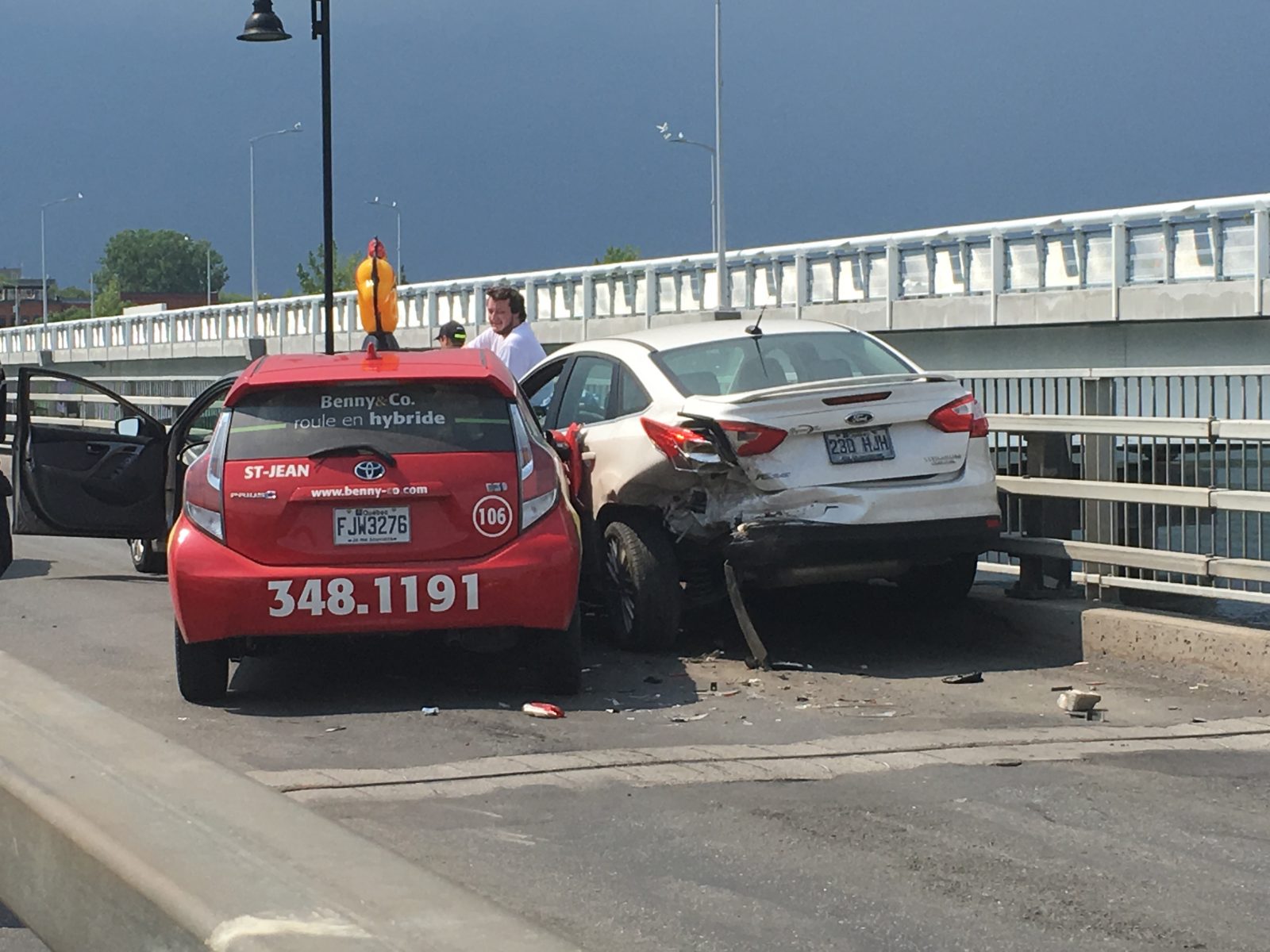 Trois véhicules impliqués dans un accident sur le pont
