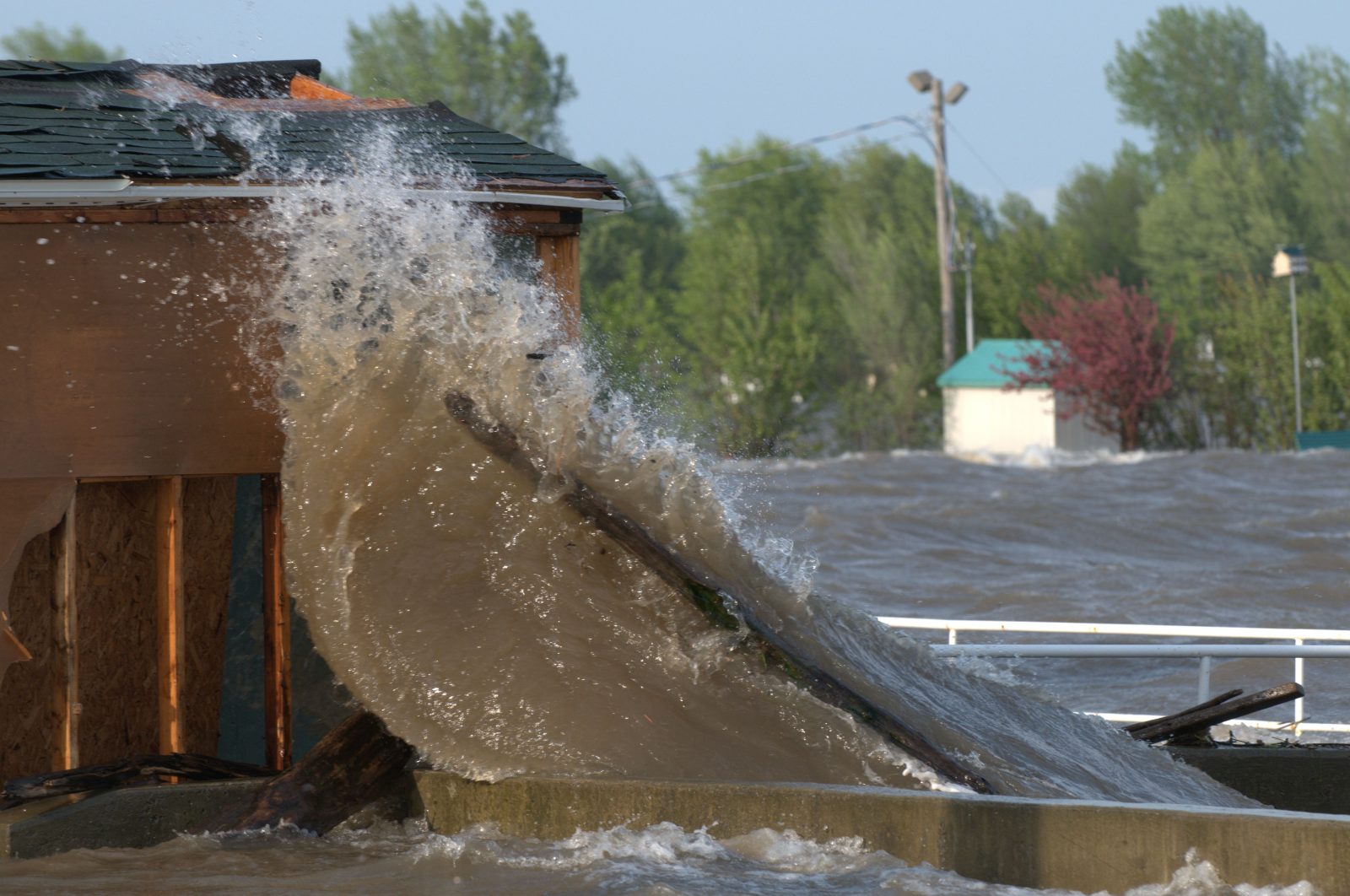 La Commission mixte publie un rapport intérimaire sur les causes et les impacts des inondations