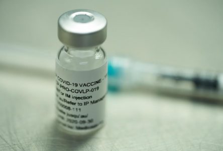 L’OMS devrait écarter le vaccin de Medicago, à cause de liens avec les cigarettiers