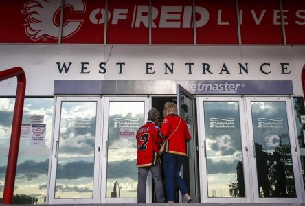 COVID-19: Les Flames de Calgary poursuivent leurs assureurs pour pertes de revenus