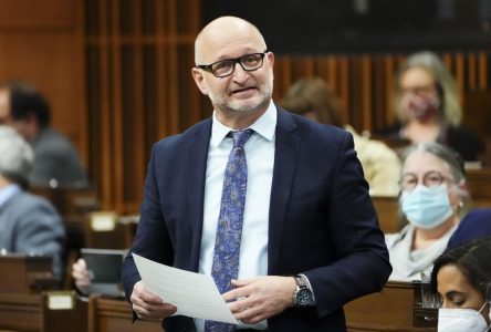 Ottawa renonce à traîner des francophones de la Colombie-Britannique en Cour suprême