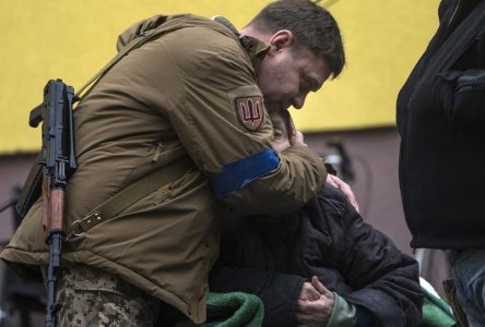 Les négociations se poursuivent entre Kyiv et Moscou; les bombardements continuent