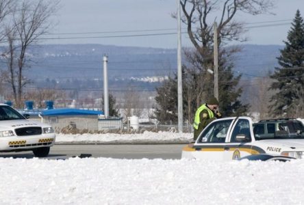 Un motoneigiste est heurté à mort en traversant la route 155 à Lac-Bouchette