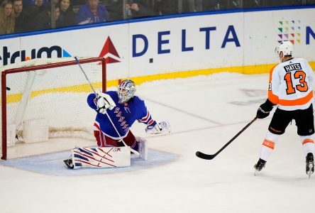 Hayes marque le but gagnant en fusillade pour les Flyers face aux Rangers