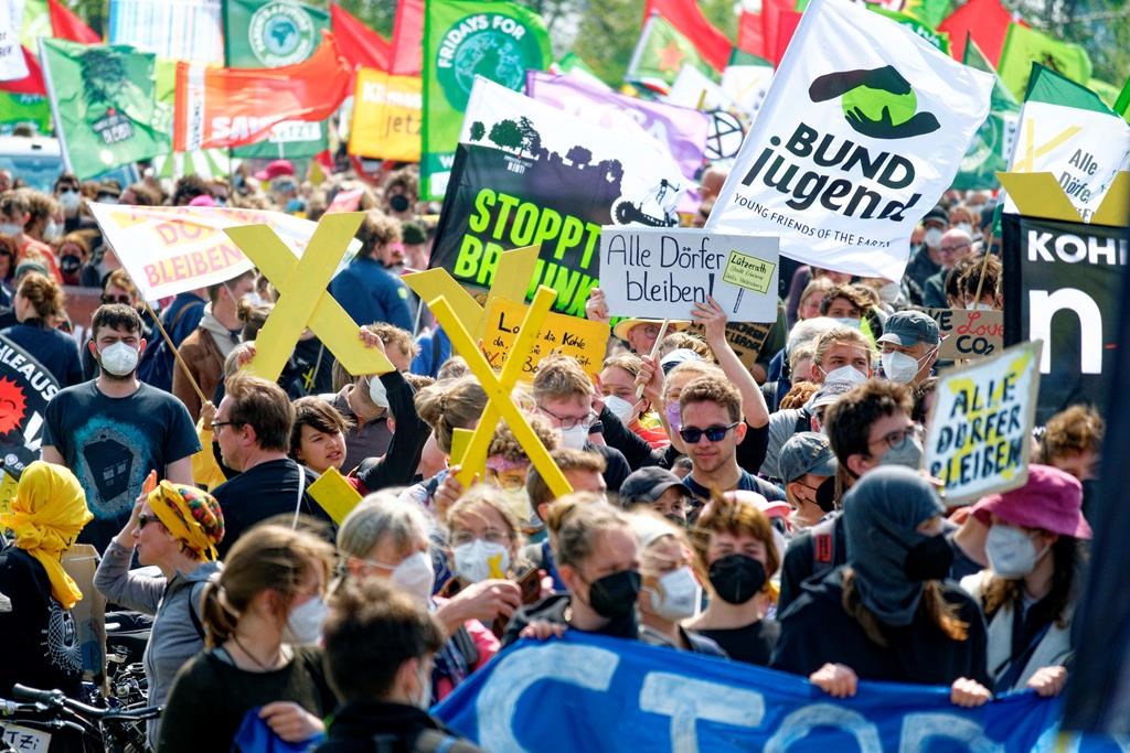 Allemagne: des milliers de gens protestent contre l’agrandissement d’une mine