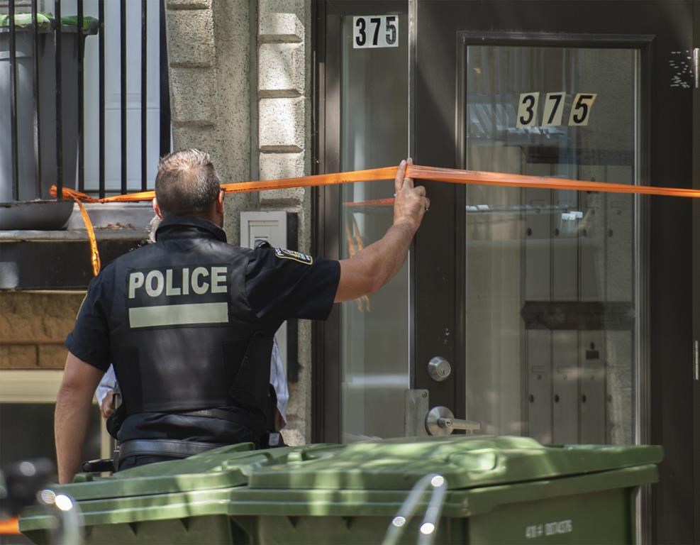 Un homme de 42 ans poignardé à la sortie des bars à Montréal: le SPVM enquête