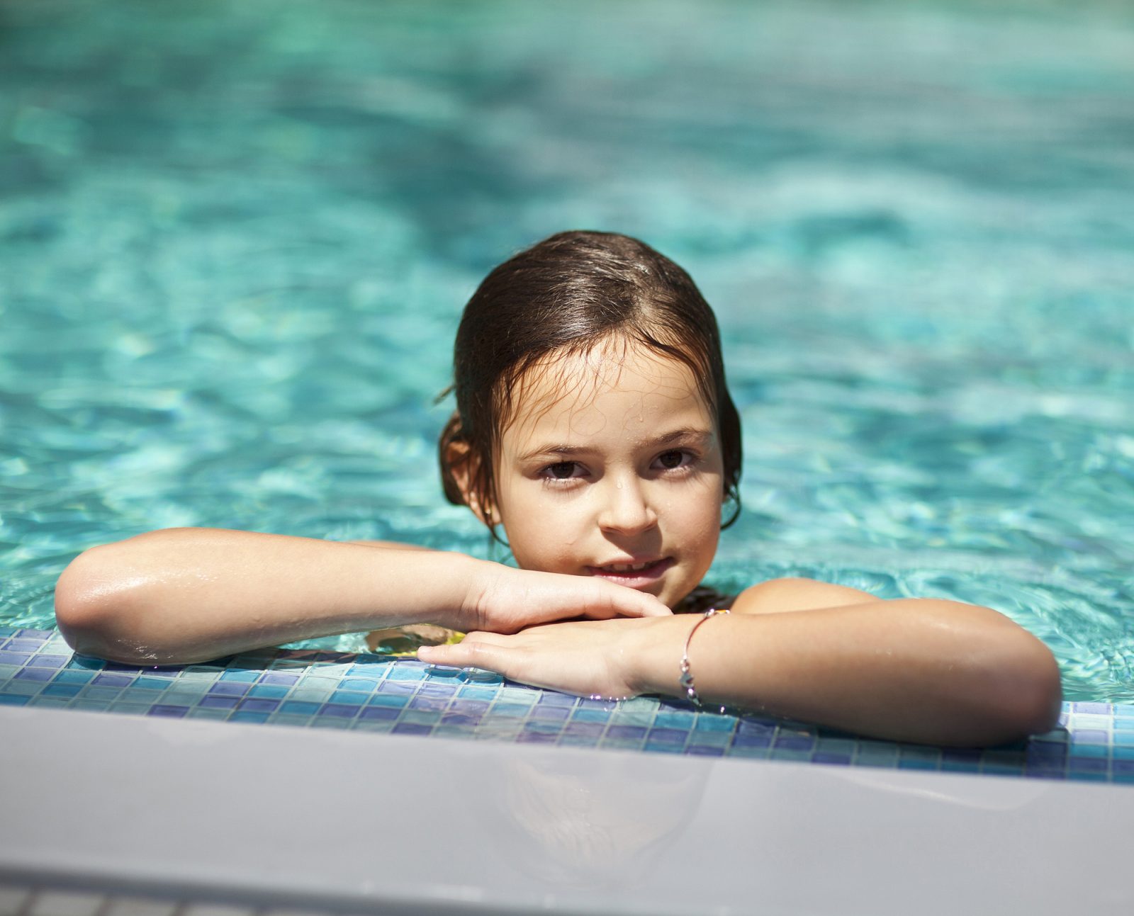 Chauffe-eau de piscine électrique ou solaire : lequel choisir ?