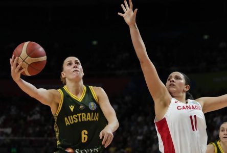 L’Australie inflige sa première défaite au Canada à la Coupe du monde de basketball