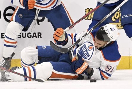 Evander Kane coupé au poignet gauche dans la victoire des Oilers sur le Lightning