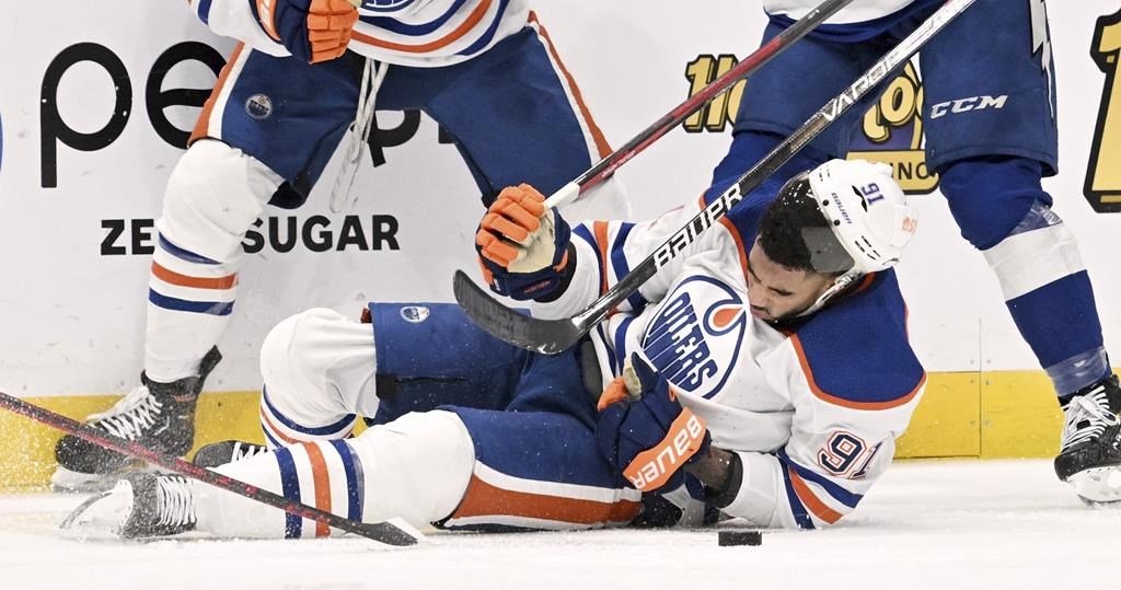 Evander Kane coupé au poignet gauche dans la victoire des Oilers sur le Lightning