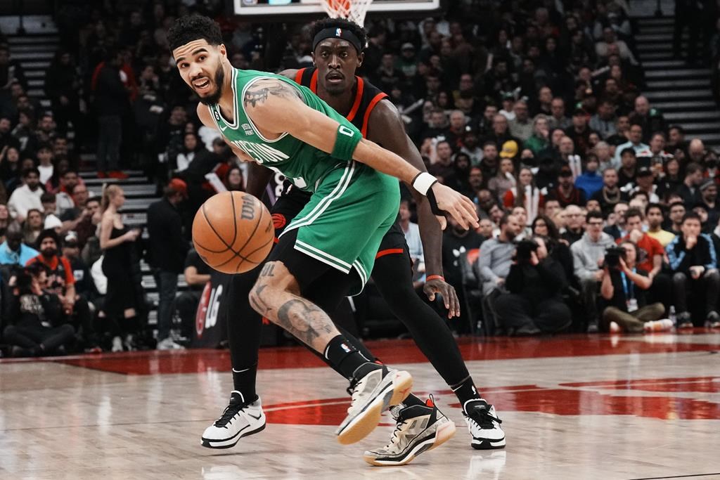 Tatum récolte 31 points dans une victoire des Celtics à Toronto, 116-110