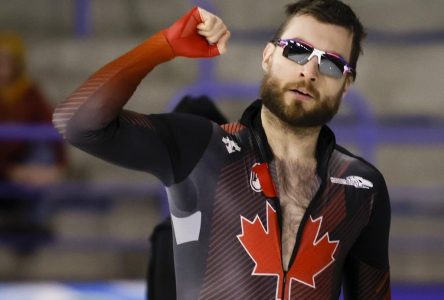 Laurent Dubreuil gagne la médaille d’or à l’épreuve du 500 mètres à Calgary