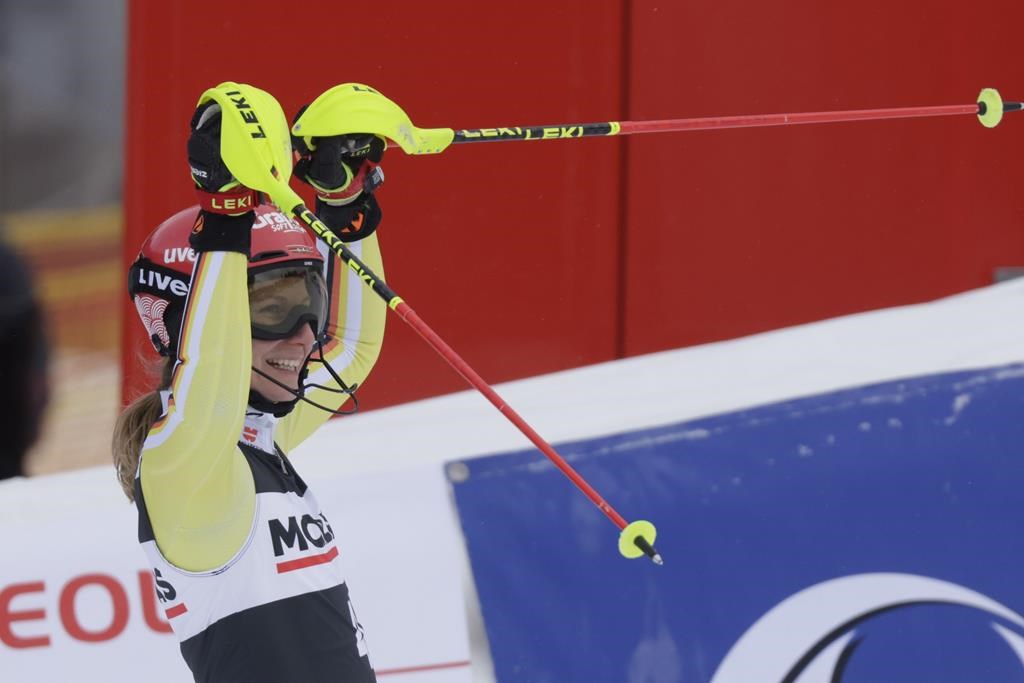 Victorieuse en slalom, Shiffrin s’approche à une victoire du record de Stenmark