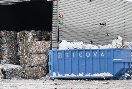 L’un des plus gros centres de recyclage du Québec respecterait maintenant les normes