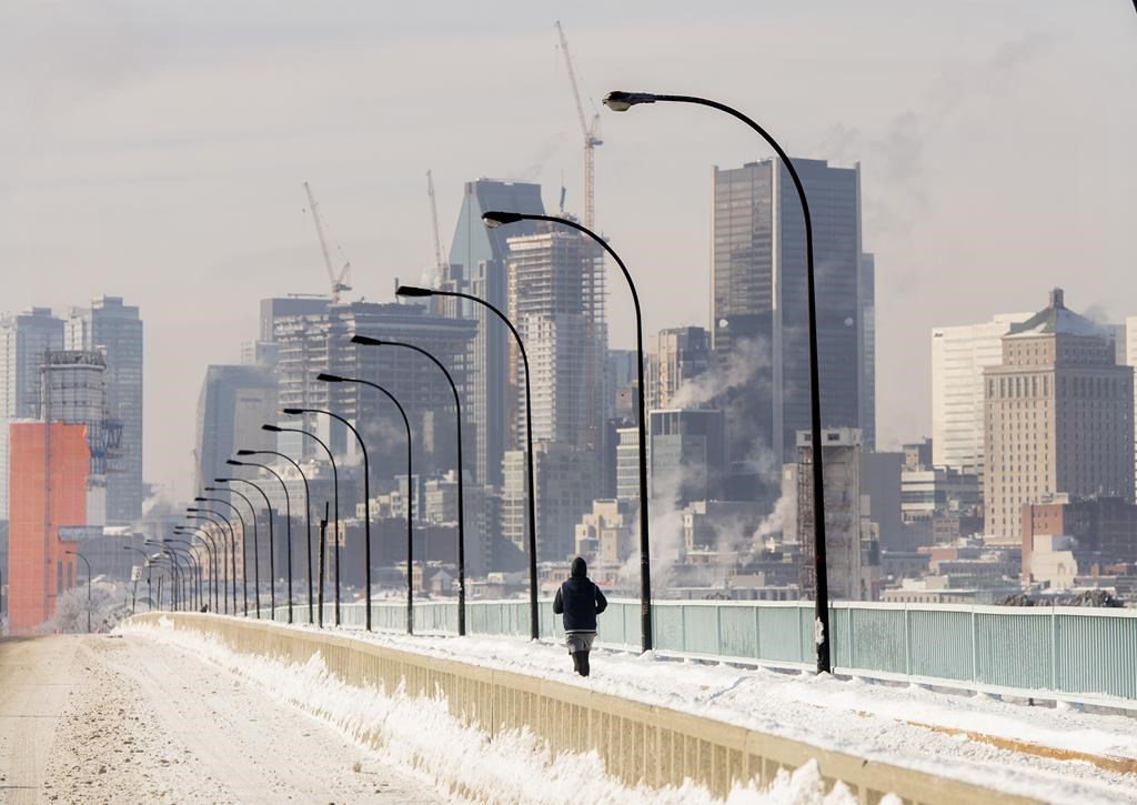Les refuges pour itinérants travaillent sans relâche dans le froid extrême à Montréal