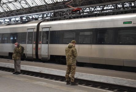 L’Ukraine fait appel au Canada pour réparer la voie ferrée abîmée par la guerre