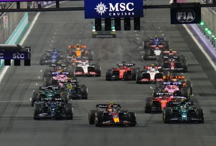 Sergio Perez résiste à Max Verstappen et remporte le Grand Prix d’Arabie saoudite