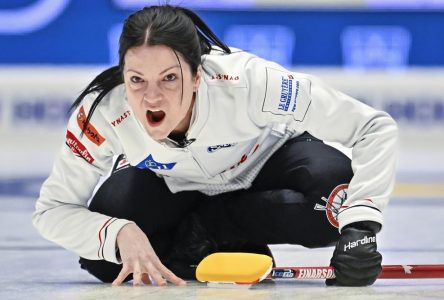 Mondial de curling féminin: malgré un revers, le Canada participera aux éliminatoires