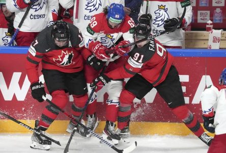 Le Canada dispose des Tchèques 3-1 au Mondial de hockey, affrontera la Finlande