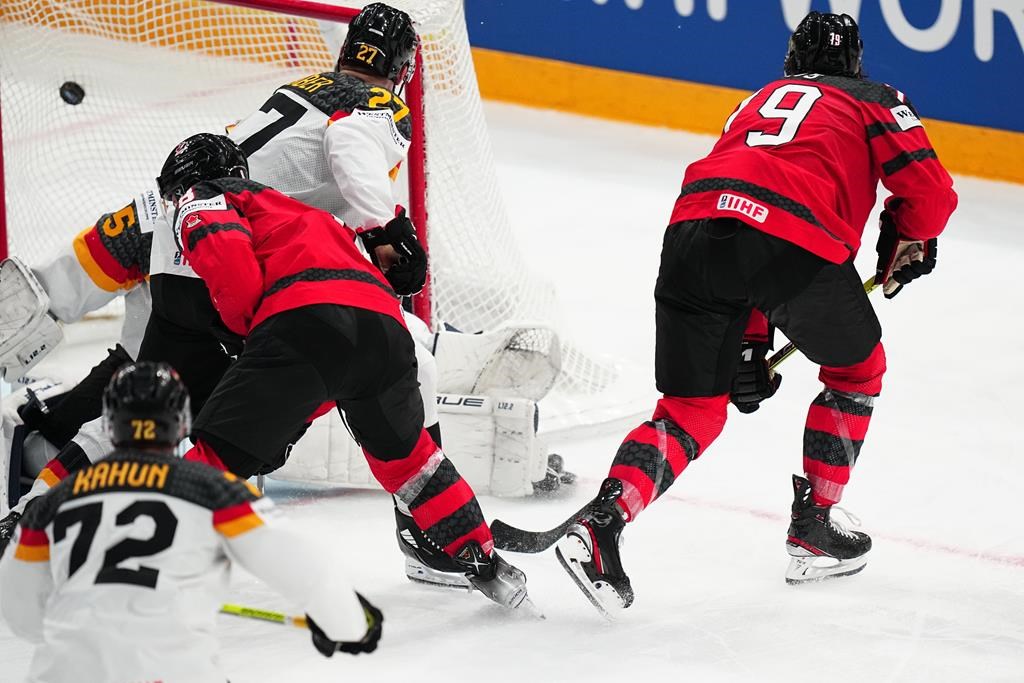 Le Canada bat l’Allemagne 5-2 et mérite la médaille d’or au Mondial de hockey