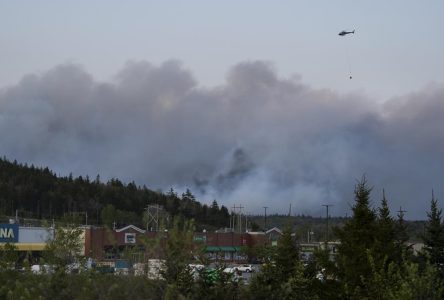 L’incendie de forêt en Nouvelle-Écosse n’est toujours pas maîtrisé