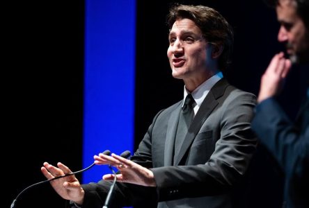 Justin Trudeau continue de soutenir David Johnston malgré les appels à sa démission
