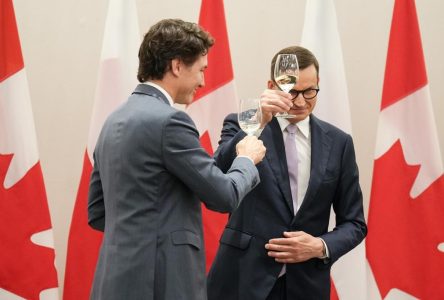 Trudeau soulève le recul de la démocratie en Pologne avec son homologue polonais