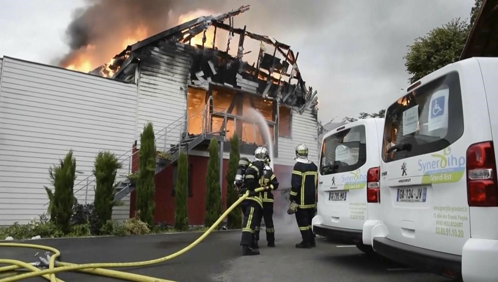 Un feu dans un gîte accueillant des personnes vulnérables fait 11 morts en France
