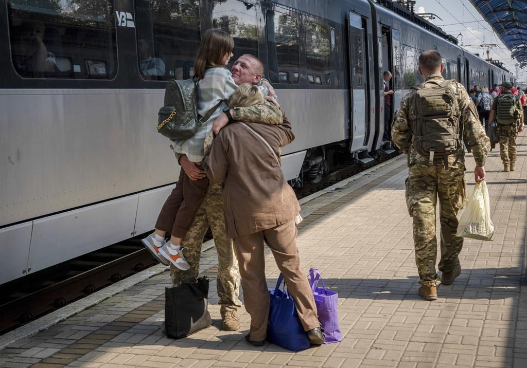 Tous les jours, un train relie Kyiv à la ligne de front