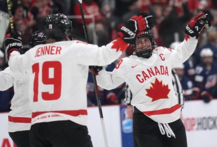 Hockey féminin: Gina Kingsbury et Troy Ryan dirigeront le Canada jusqu’en 2025-26