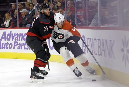 Les Flyers gagnent un 3e match de suite à l’étranger, 3-1 face aux Hurricanes