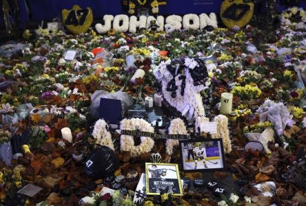 Un match commémoratif a eu lieu en l’honneur du hockeyeur décédé Adam Johnson