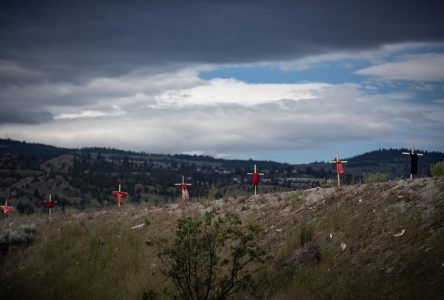 Ottawa prend un pas de recul sur la recherche de tombes autochtones non marquées