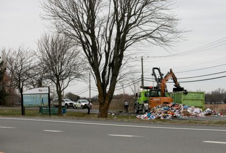 Le contenu d’un camion de recyclage prend feu