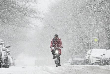 Sud-ouest du Québec: fin des chutes de neige lundi, plusieurs pannes de courant