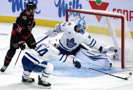Les Maple Leafs perdent Joseph Woll, mais défont les Sénateurs 4-3