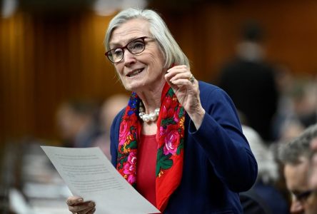 La députée libérale Carolyn Bennett prend sa retraite après 26 ans de service