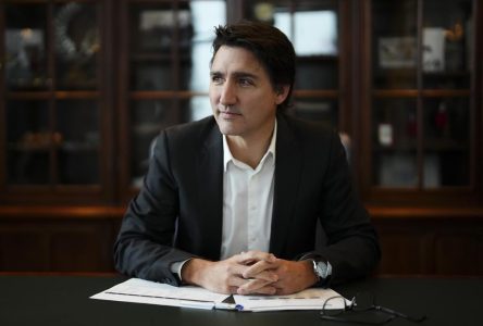 Justin Trudeau veut rester pour finir le travail et protéger les acquis progressistes