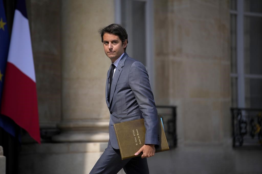 France: Gabriel Attal, 34 ans, devient premier ministre après le départ d’Élisabeth Borne