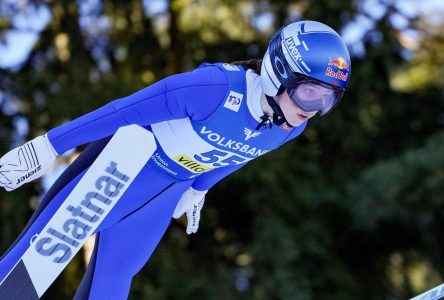 La Canadienne Alexandria Loutitt gagne la médaille de bronze en saut à ski au Japon