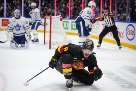 L’avantage numérique fait gagner les Canucks 6-4 contre les Maple Leafs