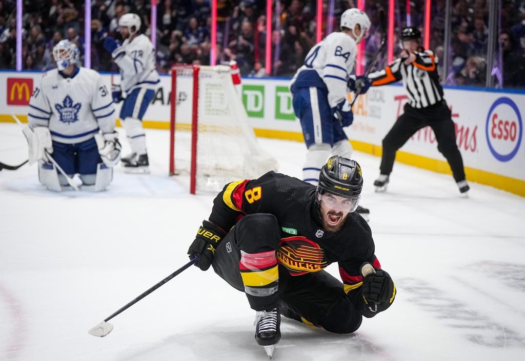 L’avantage numérique fait gagner les Canucks 6-4 contre les Maple Leafs